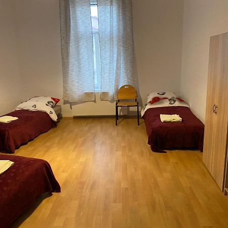 Apartments Tomkova Hradec Králové エクステリア 写真