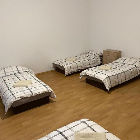 Apartments Tomkova Hradec Králové エクステリア 写真