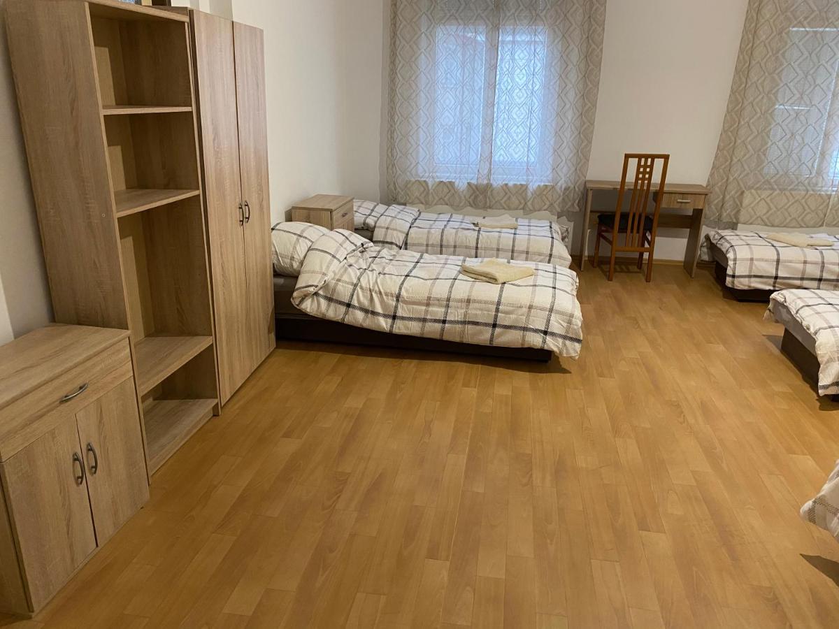 Apartments Tomkova Hradec Králové エクステリア 写真