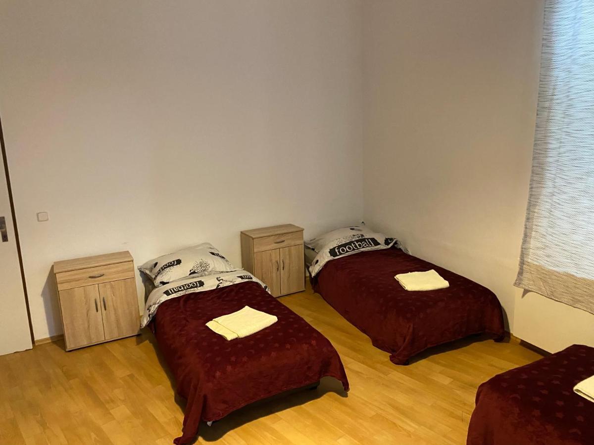 Apartments Tomkova Hradec Králové エクステリア 写真