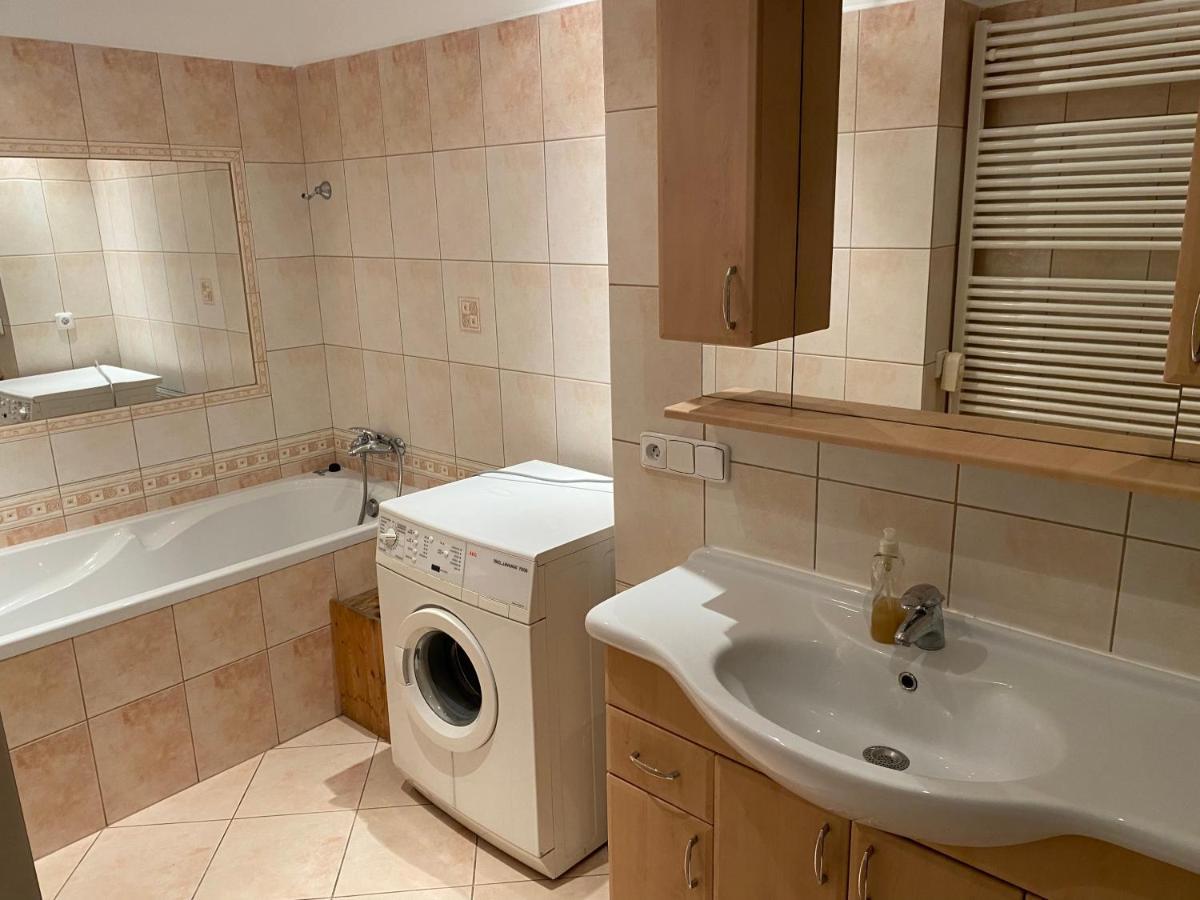 Apartments Tomkova Hradec Králové エクステリア 写真