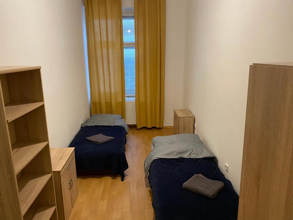 Apartments Tomkova Hradec Králové エクステリア 写真